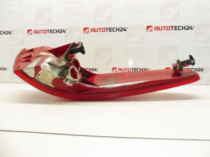 Rechter achterlicht voor Peugeot 607 spatbord 6351N1